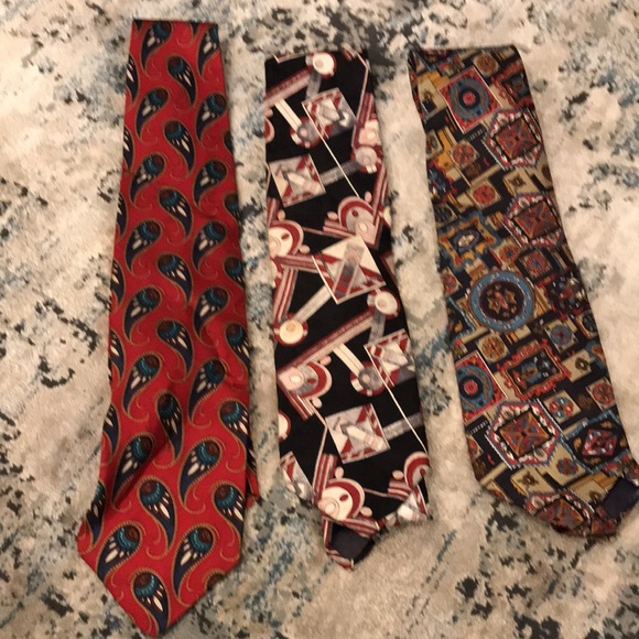 Three 100% silk ties by Boston Traders - Picture 5 of 5
